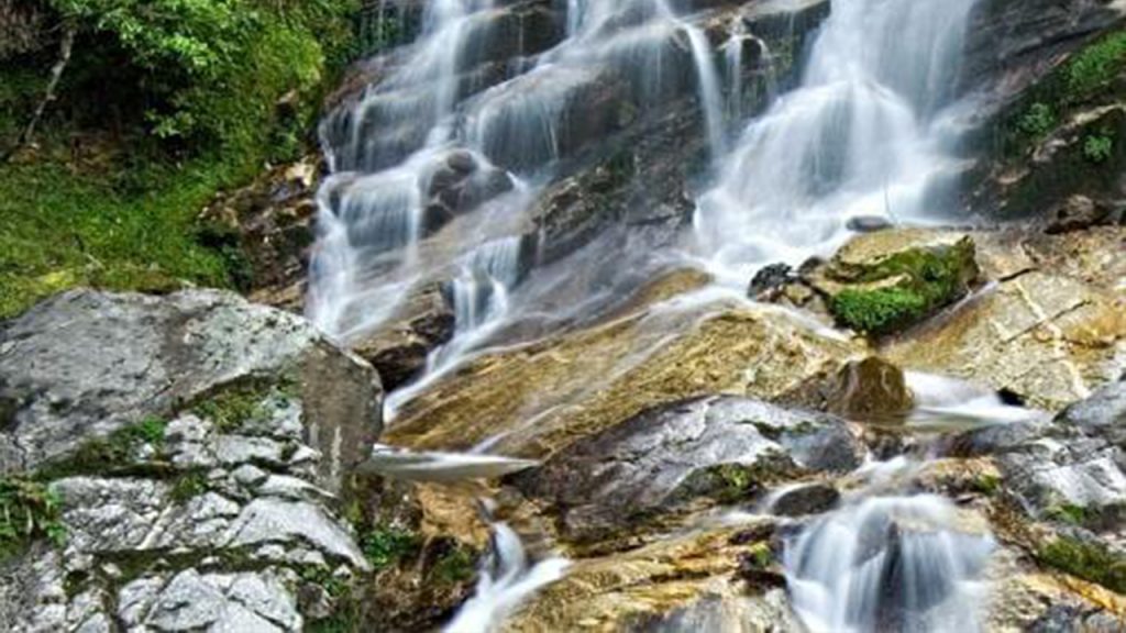 Stunning Bhutan Tourist Places| Gelephu Tshachu